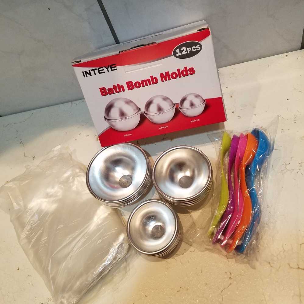 Bath bomb mold
